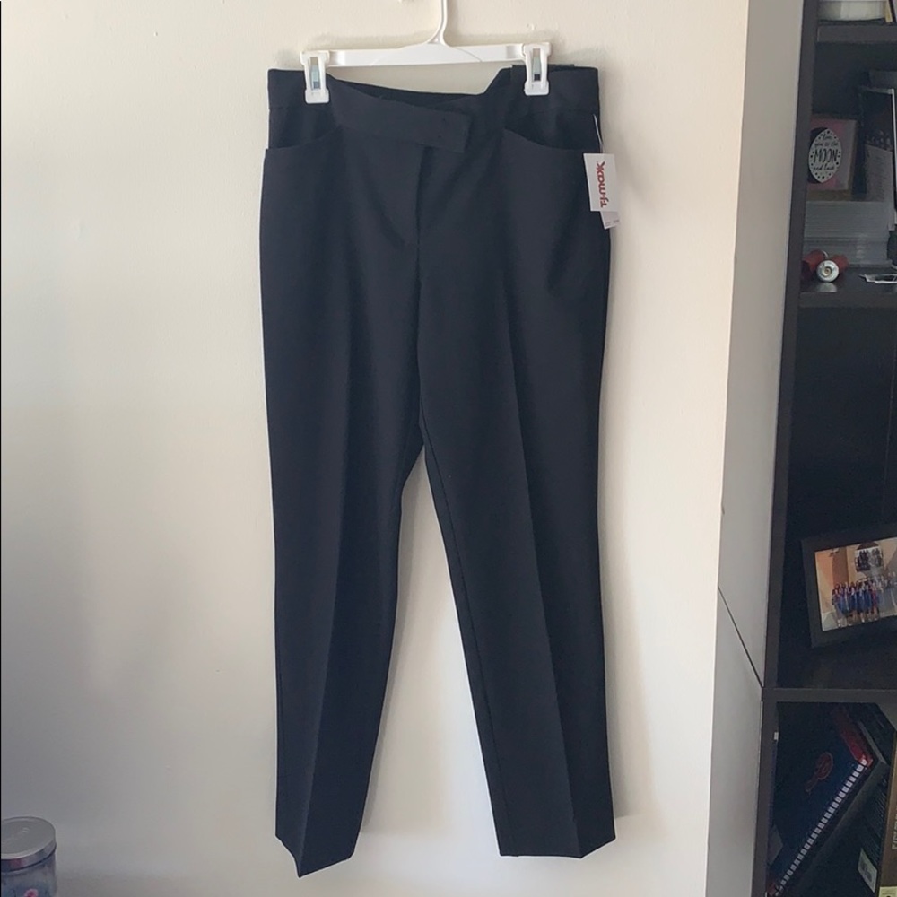 Straightleg dress pant in black.